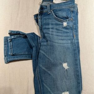 Rag and bone zippered capri size 29